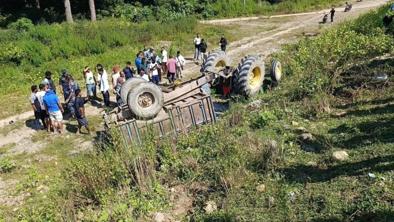 मलामी बोकेको ट्याक्टर दुर्घटना,३ जनाको मृत्यु,१२ घाइते