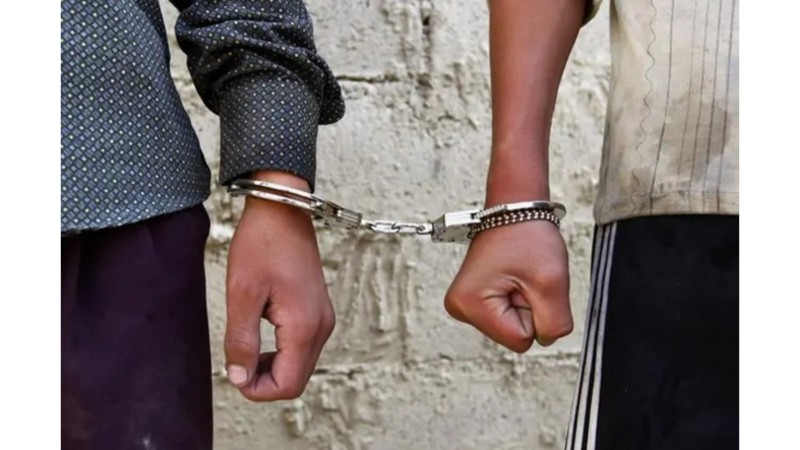 चोरीको मोटरसाइकल सवार दाङका हरिसहित दुई जना ट्राफिक प्रहरीको नियन्त्रणमा