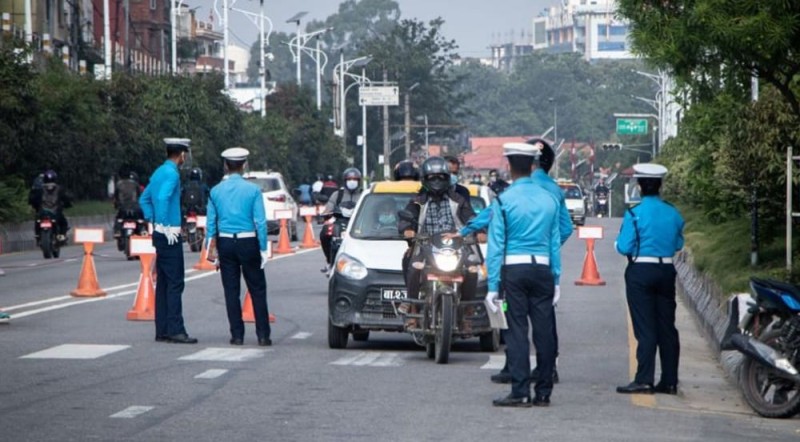 ट्राफिक प्रहरीको कारबाही: लागुपदार्थ सेवन गरेर सवारीसाधन चलाउने ५ चालक पक्राउ