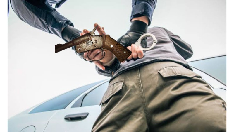 पेस्तोलसहित १९ वर्षीय युवक प्रहरीको नियन्त्रणमा