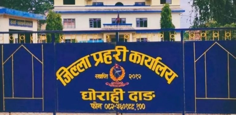 अवैध उत्खनन्मा संलग्न रहेका ८ वटा ट्याक्टर दाङ प्रहरीको नियन्त्रणमा