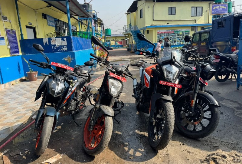 'बाइक हस्पिटल' को नाममा मोटरसाइकल चोरी धन्दा, प्रहरीको छापामा गिरोह पक्राउ