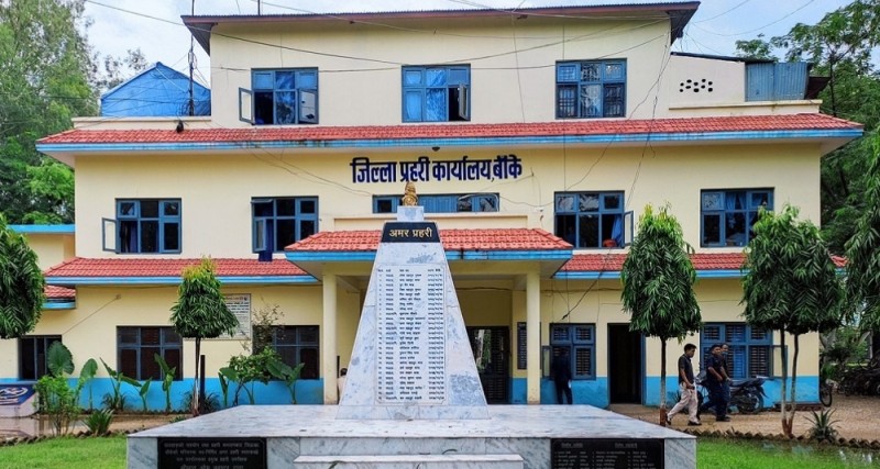 ६ क्विन्टल बोइलर कुखुरा ,४ मोटरसाइकल र लाखौंको भन्सार छलिका सामानसहित दुई जना पक्राउ