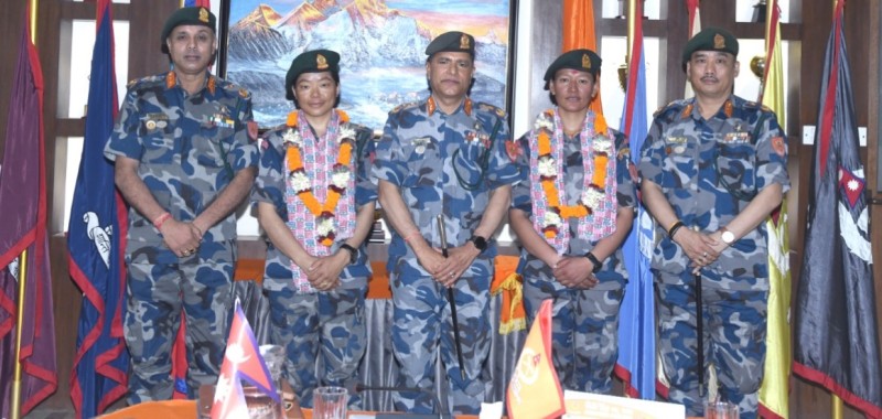सगरमाथा आरोही सशस्त्र प्रहरीका दुई महिला कर्मचारीलाई एक तह बढुवा