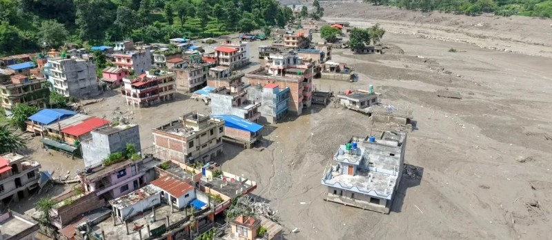 रसुवामा बाढी: ८ बैंकका २६ कर्मचारी सम्पर्कविहीन