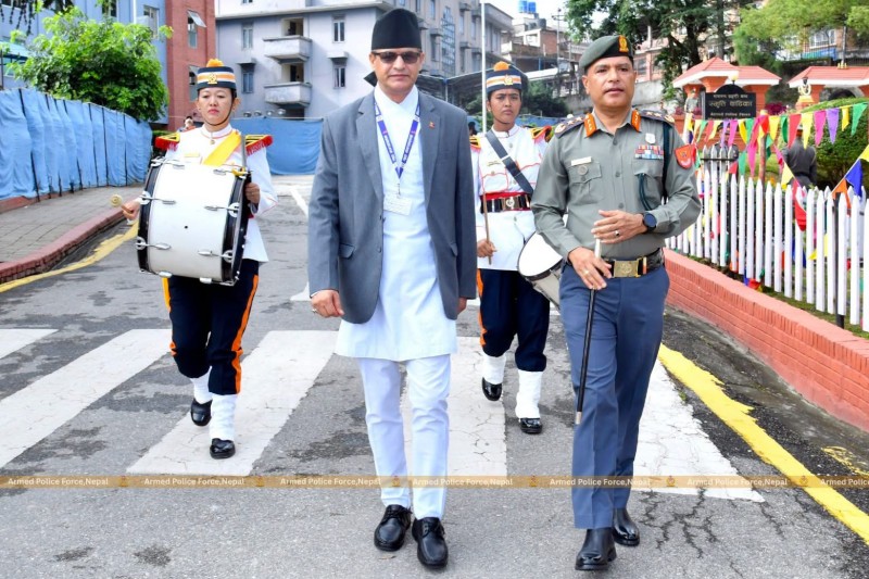 गृह सचिव शर्माद्वारा सशस्त्र प्रहरी प्रधान कार्यालयको निरीक्षण