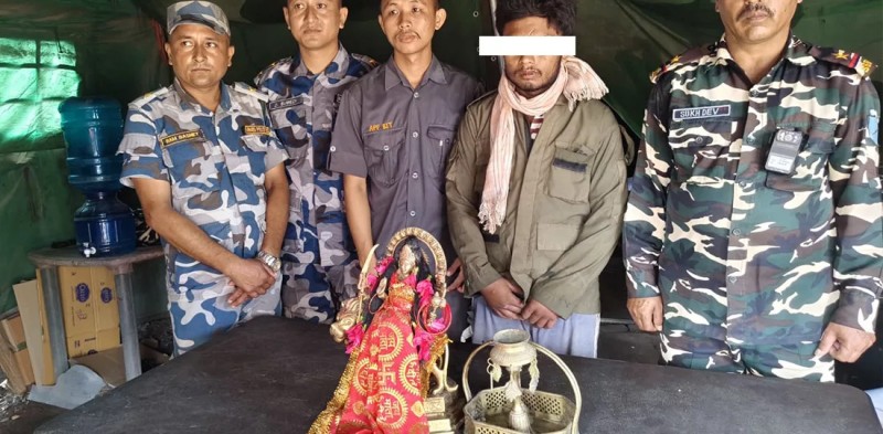 चोरी गरिएको प्राचीन मूर्ति भारत पुर्‍याउन खोज्दा एक युवक सीमामा समातिए