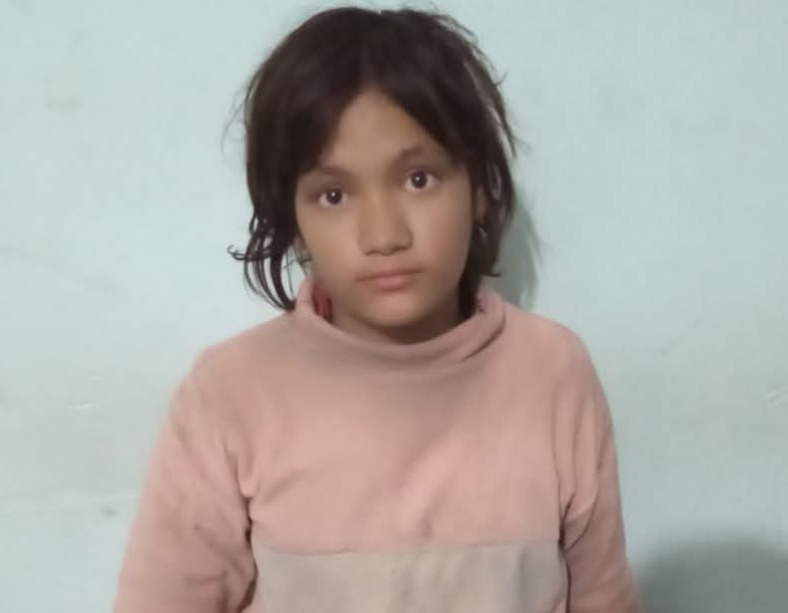 बर्दियाबाट हराएर नेपालगन्जमा फेला परेकी बालिकालाई जनप्रतिनिधिको जिम्मा लगाउँदै बाँके प्रहरी
