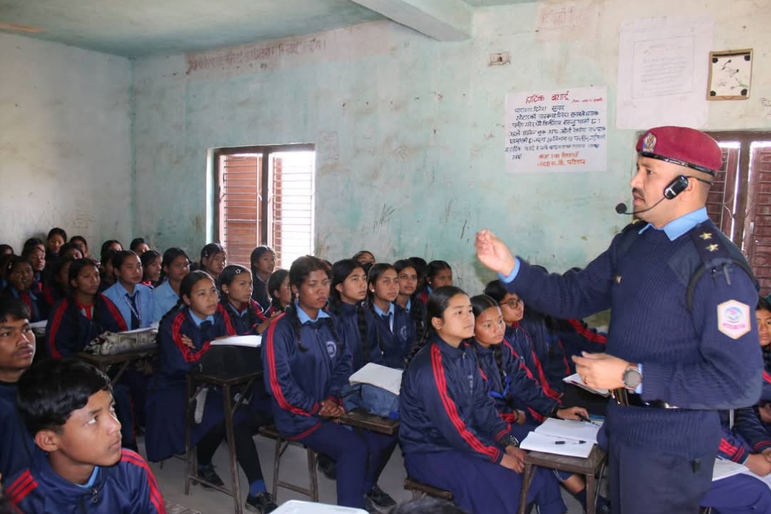 आत्महत्या रोकथाम तथा न्यूनीकरणका लागि दाङका विद्यार्थीलाई दिइयो सचेतना कार्यक्रम