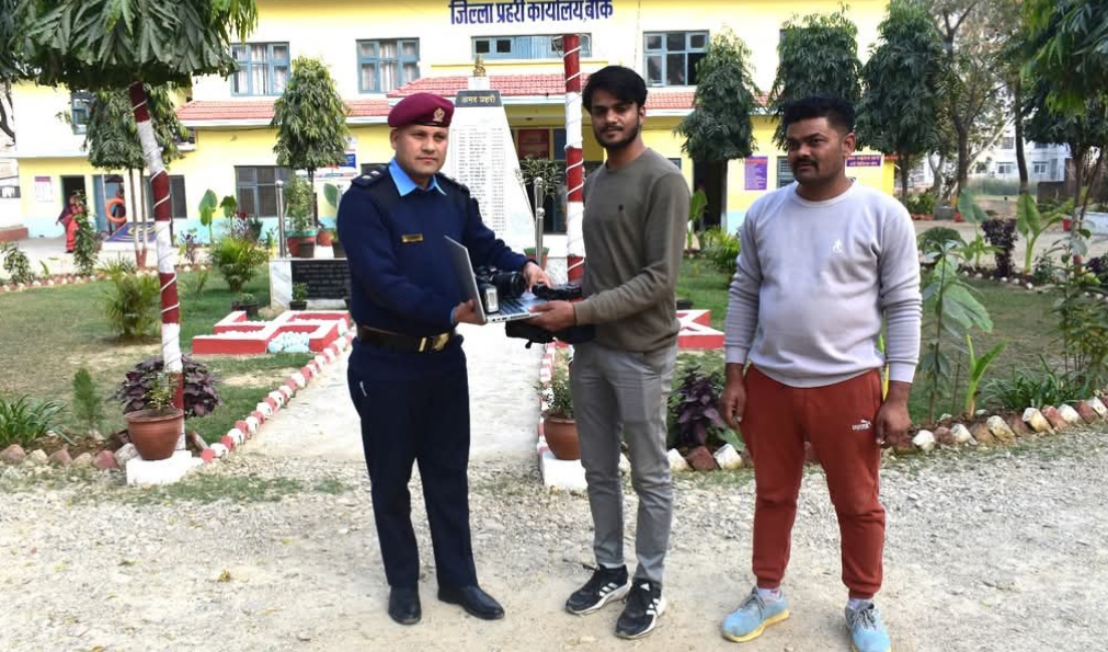 नेपालगन्जबाट हराएको झण्डै ५ लाखको सामान फेला पारेर बुझायो जिल्ला प्रहरी बाँकेले