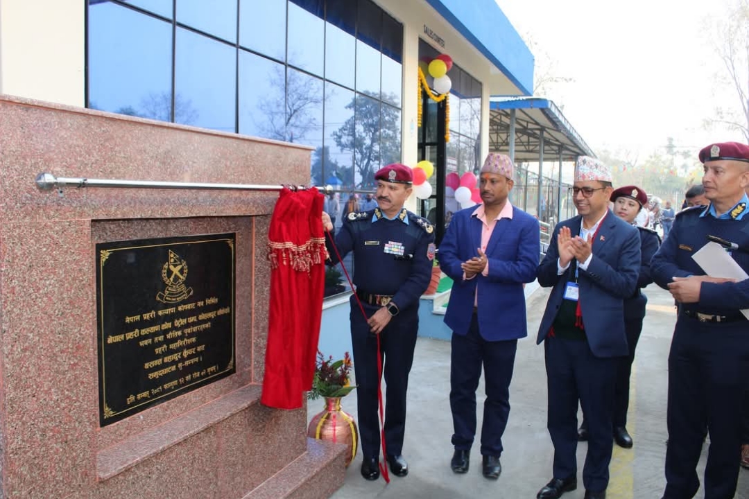 प्रहरी प्रमुख कुँवरले गरे कोहलपुरमा नवनिर्मित प्रहरी पेट्रोल पम्पको उद्घाटन