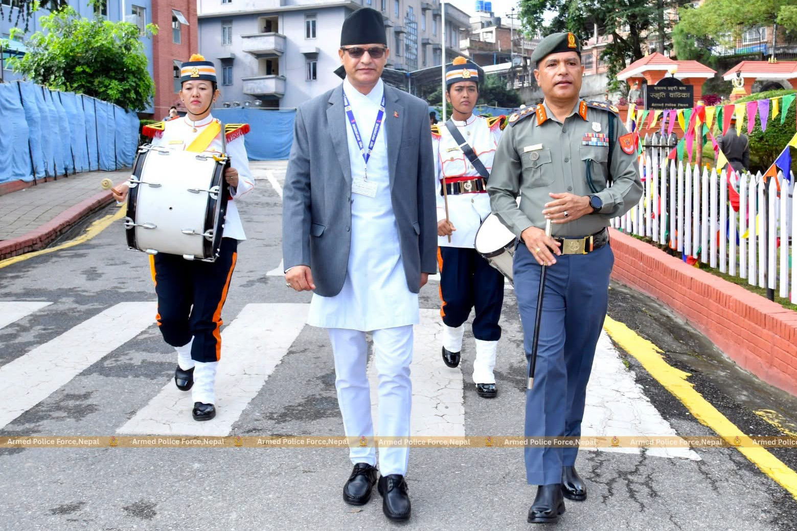 गृह सचिव शर्माद्वारा सशस्त्र प्रहरी प्रधान कार्यालयको निरीक्षण